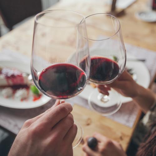 UK Study Says Red Wine Is Best For Gut Health
