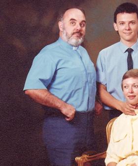 http://awkwardfamilyphotos.com
