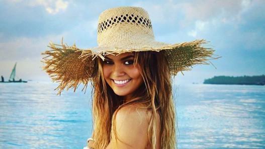 Chrissy Teigen Opens Up About Ivf Treatment While Modelling