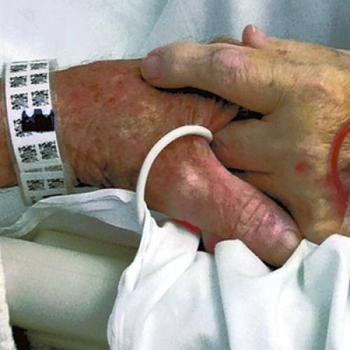 Couple Married For 59 Years Die Together Holding Hands