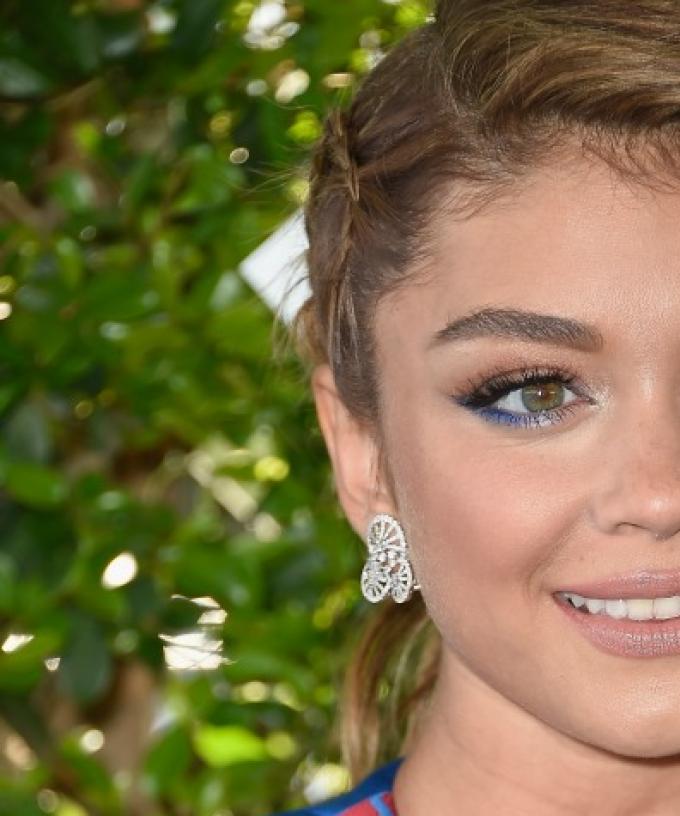 Sarah Hyland Convinced Snapchat Filter Is Based On Her Face