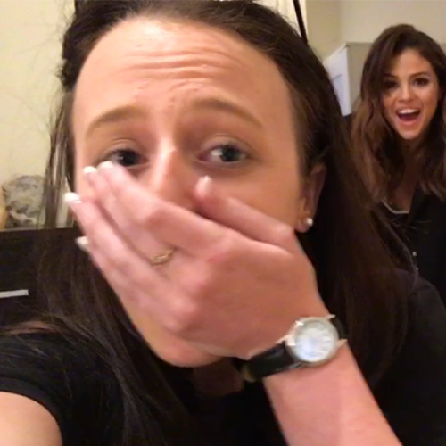 Selena Gomez Surprises Aussie Fan With Real-Life Photo Bomb!