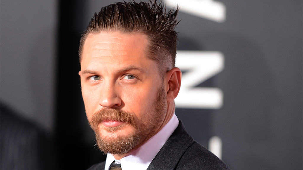 Shirtless Tom Hardy Pics Will Smack A Smile Onto Your Face!