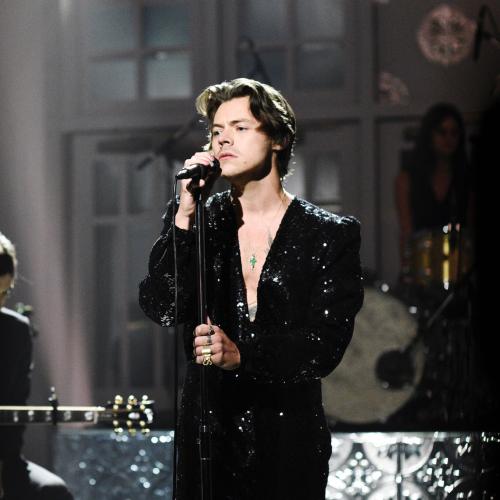 Harry Styles Debuts His New Song ‘Watermelon Sugar’ While Hosting SNL