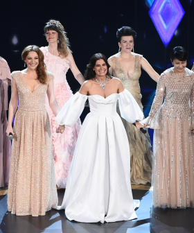 Idina Menzel Performs On Stage With Every Elsa In The World At The Oscars