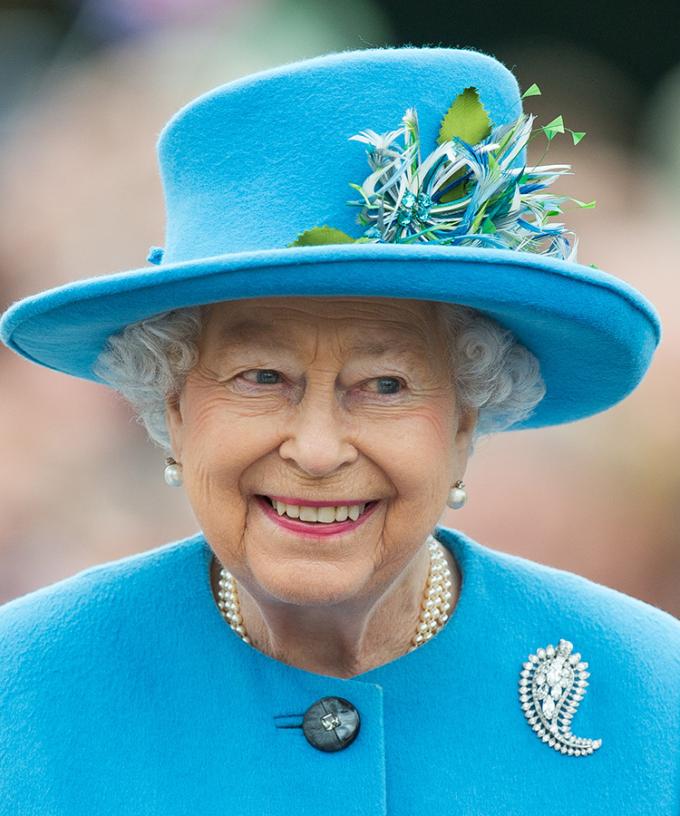 Queen Elizabeth Issues Statement Of Support As She And Her ...
