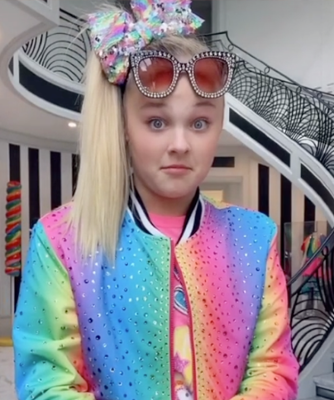 Teen Sensation Jojo Siwa Has Revealed Her Natural Hair Without The