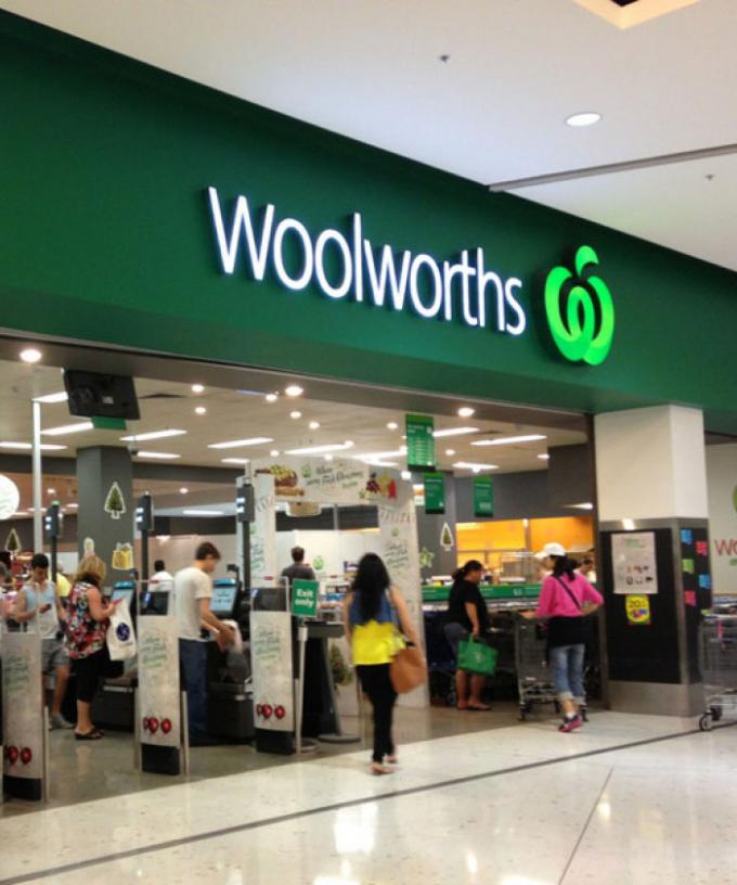 Woolworths Shopper Blown Away After Seeing This Worker S Generous Act
