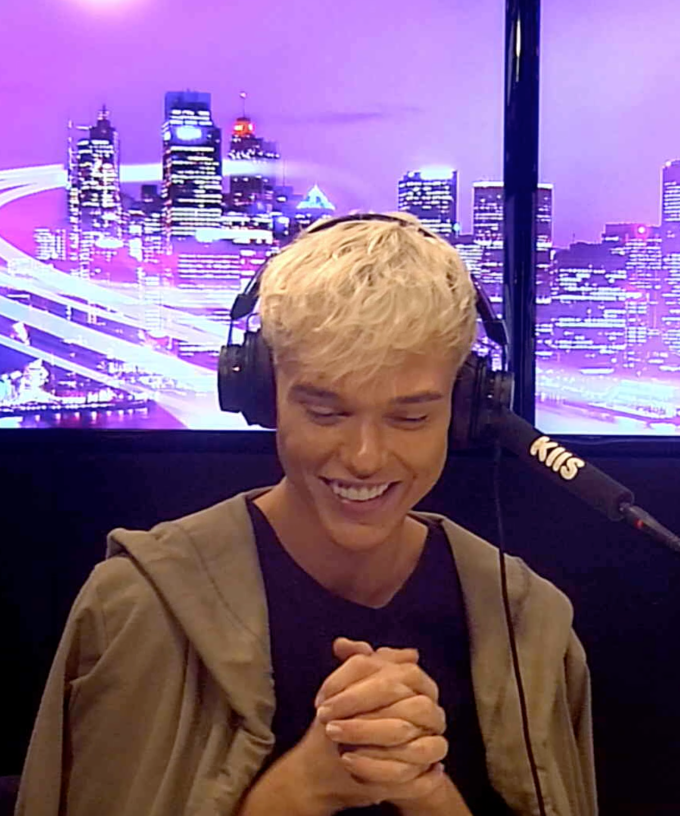Jack Vidgen Recreates AWKWARD Moment He Came Out To His Girlfriend Of 2