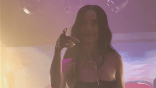 Katy Perry Picks Up The Bar Tab At Melbourne Club!